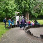 "Leibniz geht nach draußen" - 5d säubert Spielplätze - 22.5.13