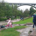 "Leibniz geht nach draußen" - 5d säubert Spielplätze - 22.5.13