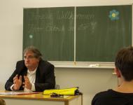 "Leibniz lädt ein" - Herr Eschrich bei der 10a   24.5.13