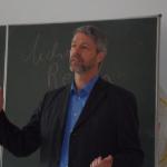 "Leibniz lädt ein" - Herr Resch zu Besuch bei der 5b - 24.5.13